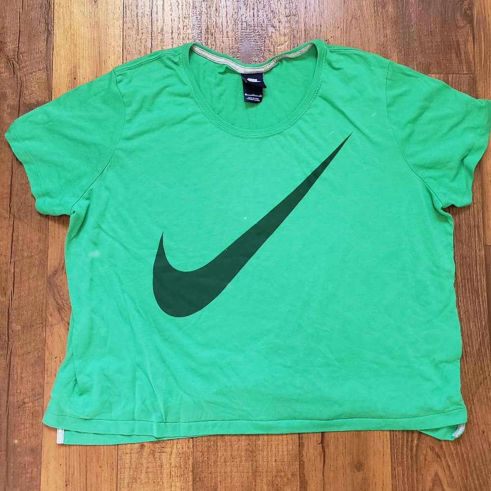 Green Nike tee